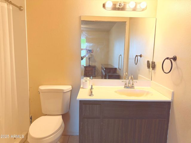 5046 W NEW WORLD Drive, Glendale, AZ 85302