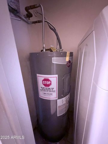 5046 W NEW WORLD Drive, Glendale, AZ 85302