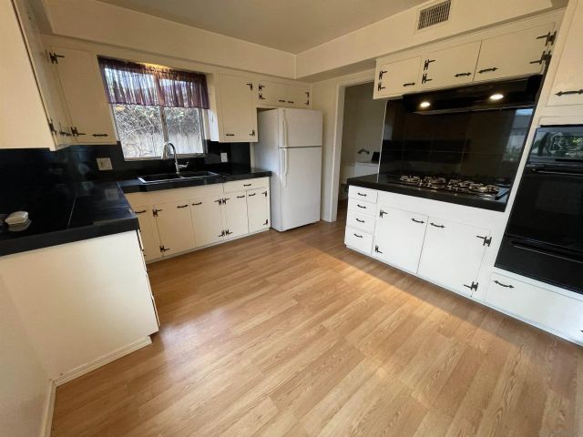 8148 Longdale Dr, Lemon Grove, CA 91945