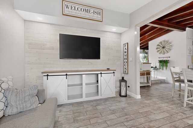 1212 Gretta Street NE, Albuquerque, NM 87112