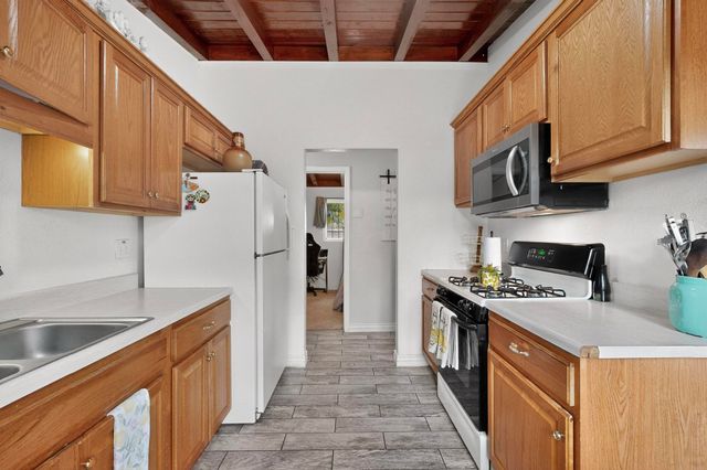 1212 Gretta Street NE, Albuquerque, NM 87112