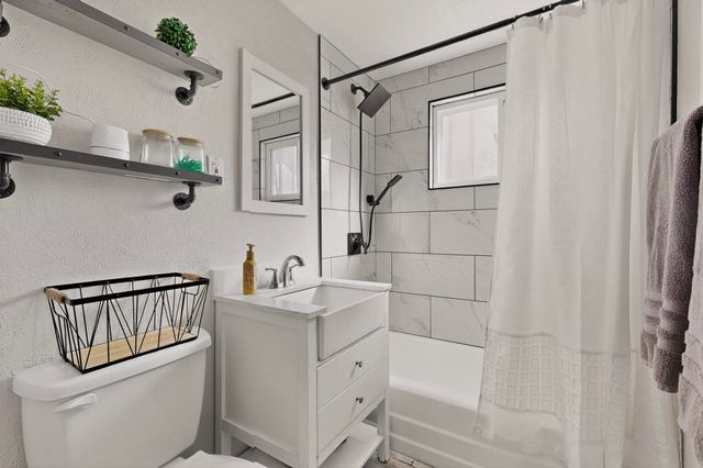 1212 Gretta Street NE, Albuquerque, NM 87112