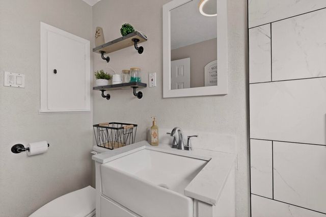 1212 Gretta Street NE, Albuquerque, NM 87112