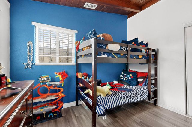 1212 Gretta Street NE, Albuquerque, NM 87112