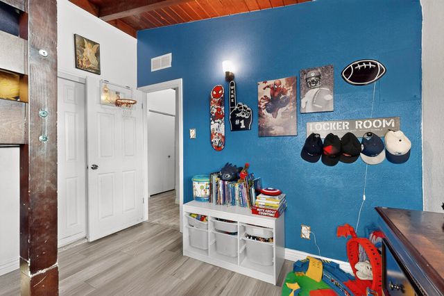 1212 Gretta Street NE, Albuquerque, NM 87112