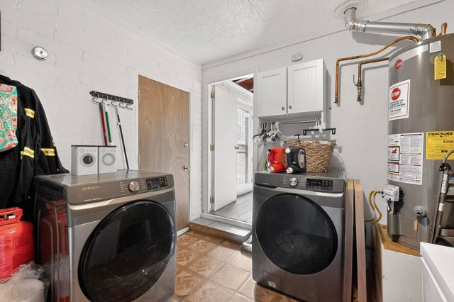 1212 Gretta Street NE, Albuquerque, NM 87112