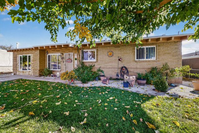 1212 Gretta Street NE, Albuquerque, NM 87112