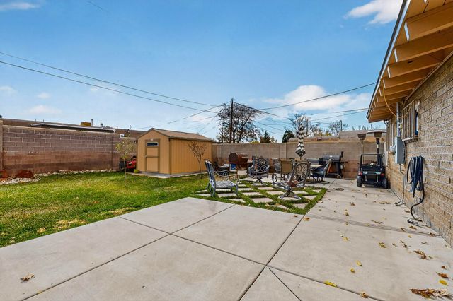1212 Gretta Street NE, Albuquerque, NM 87112
