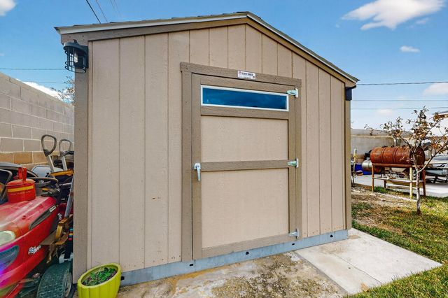 1212 Gretta Street NE, Albuquerque, NM 87112