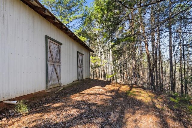 1139 Davis Road W, Fairmount, GA 30139