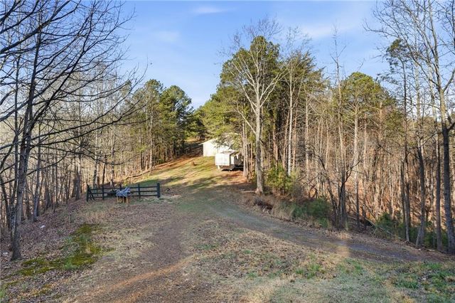 1139 Davis Road W, Fairmount, GA 30139