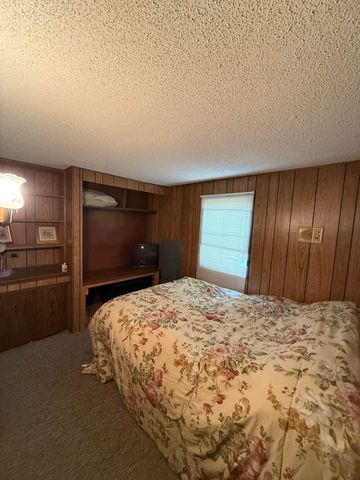 22161 Cedar Lane Lane, Wheatland, MO 65779