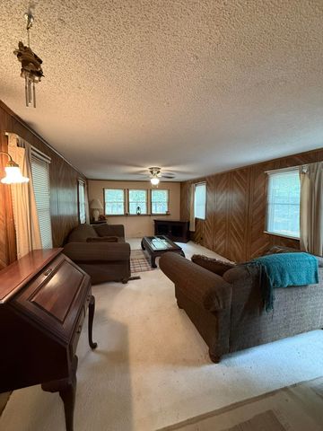 22161 Cedar Lane Lane, Wheatland, MO 65779