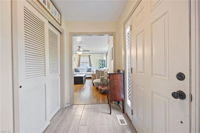 943 Lacon DR, Newport News, VA 23608