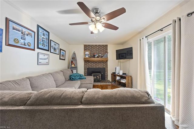 943 Lacon DR, Newport News, VA 23608