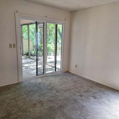 5080 Village Oaks Dr, Rocklin, CA 95677