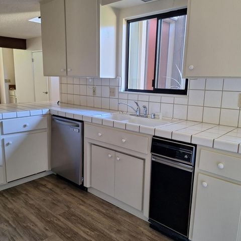 5080 Village Oaks Dr, Rocklin, CA 95677