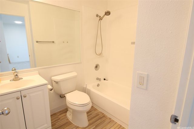 92-1179 Palahia Street J202, Kapolei, HI 96707