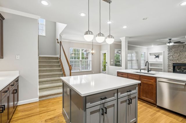 3053 Oxford Glen Dr, Franklin, TN 37067