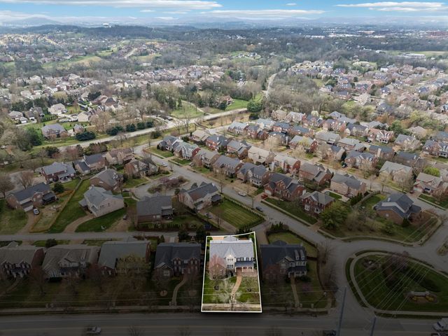 3053 Oxford Glen Dr, Franklin, TN 37067