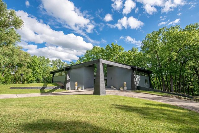 8100 160th AVENUE, Bristol, WI 53104