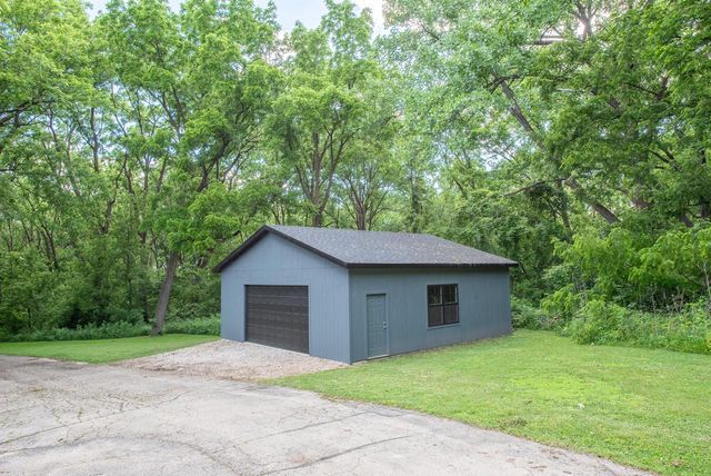 8100 160th AVENUE, Bristol, WI 53104