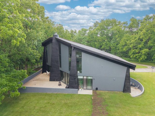 8100 160th AVENUE, Bristol, WI 53104