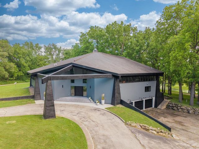 8100 160th AVENUE, Bristol, WI 53104