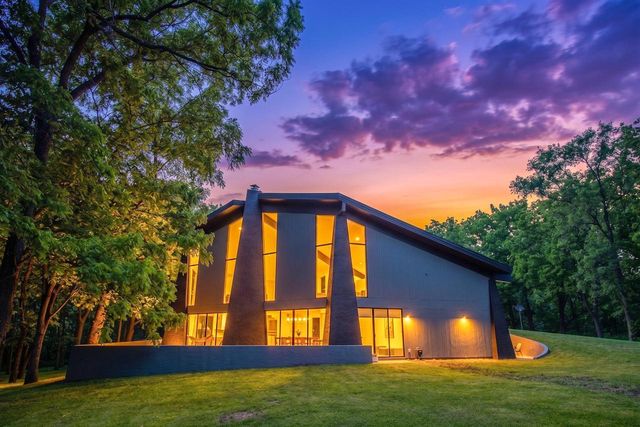 8100 160th AVENUE, Bristol, WI 53104