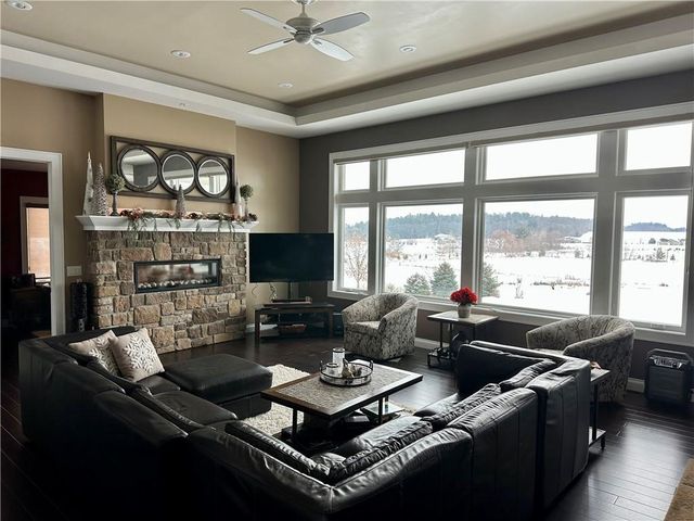 1747 E Drinkman Lane, Eau Claire, WI 54701