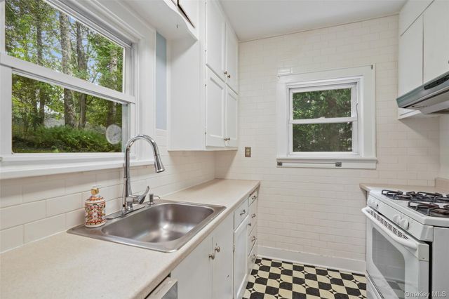 82 Birch Drive, Pleasantville, NY 10570