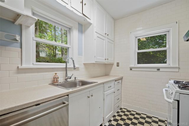 82 Birch Drive, Pleasantville, NY 10570