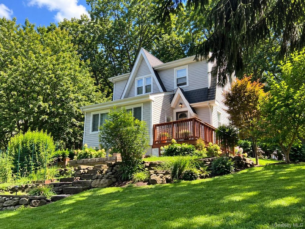 82 Birch Drive, Pleasantville, NY 10570 — exterior
