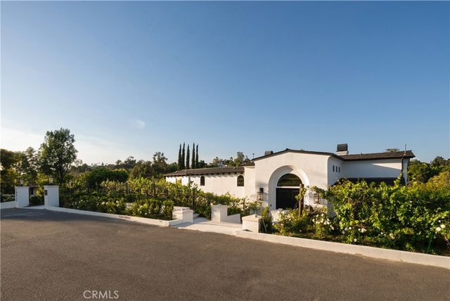 19432 Barrett Hill, North Tustin, CA 92705