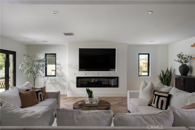 19432 Barrett Hill, North Tustin, CA 92705