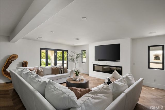 19432 Barrett Hill, North Tustin, CA 92705