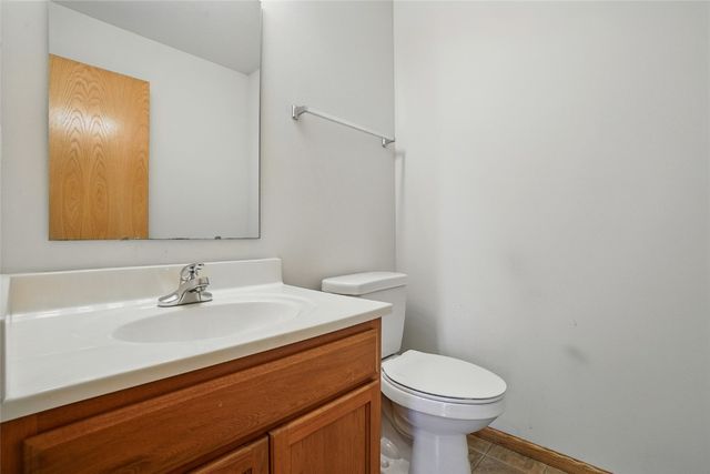 1450 Tower Ln NE, Cedar Rapids, IA 52402