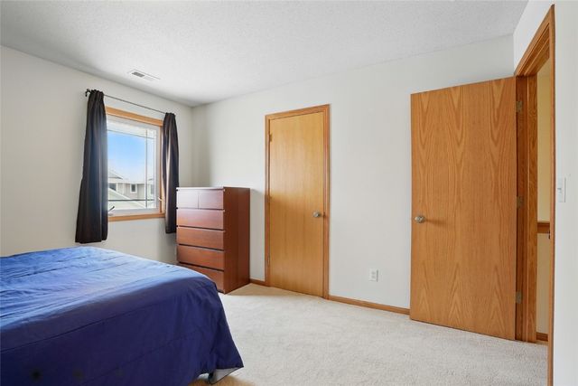 1450 Tower Ln NE, Cedar Rapids, IA 52402