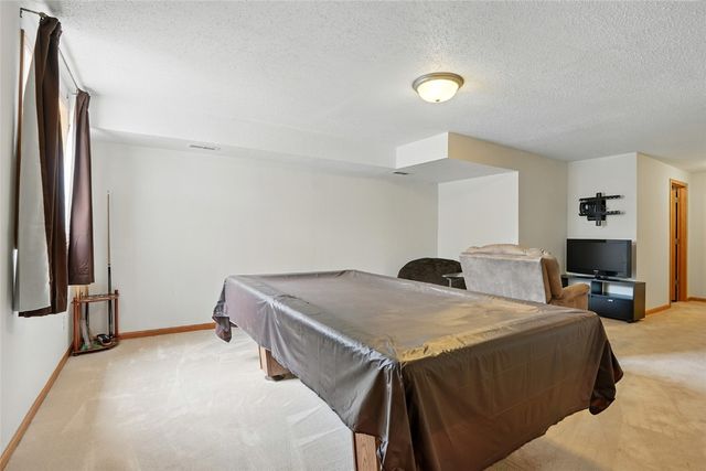 1450 Tower Ln NE, Cedar Rapids, IA 52402