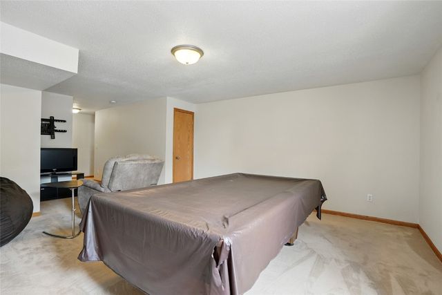 1450 Tower Ln NE, Cedar Rapids, IA 52402