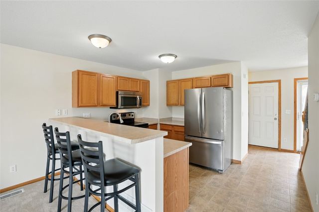 1450 Tower Ln NE, Cedar Rapids, IA 52402