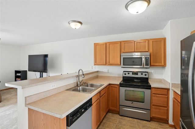 1450 Tower Ln NE, Cedar Rapids, IA 52402