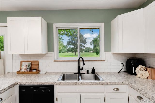 4499 S Linden Road, Flint Charter Township, MI 48507