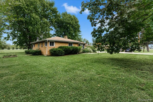 4499 S Linden Road, Flint Charter Township, MI 48507