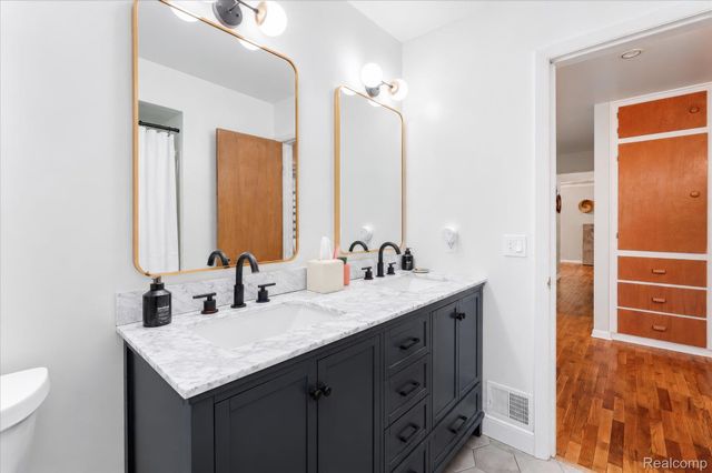 4499 S Linden Road, Flint Charter Township, MI 48507