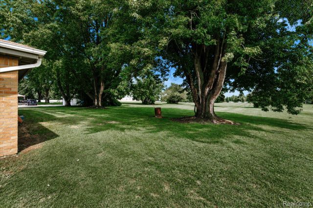 4499 S Linden Road, Flint Charter Township, MI 48507