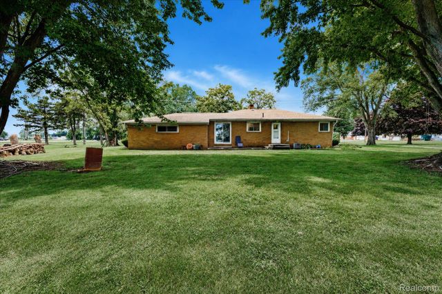 4499 S Linden Road, Flint Charter Township, MI 48507