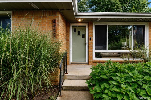 4499 S Linden Road, Flint Charter Township, MI 48507