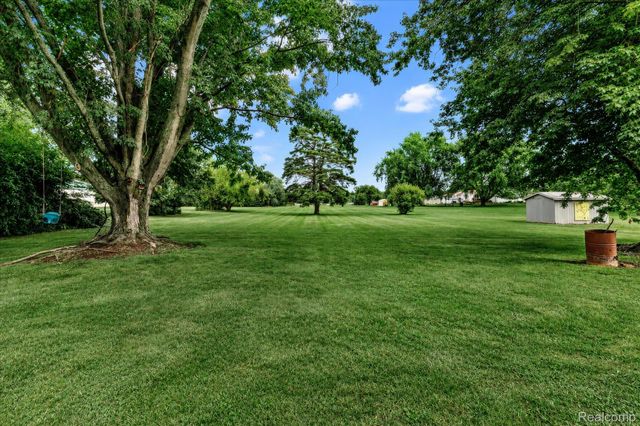4499 S Linden Road, Flint Charter Township, MI 48507