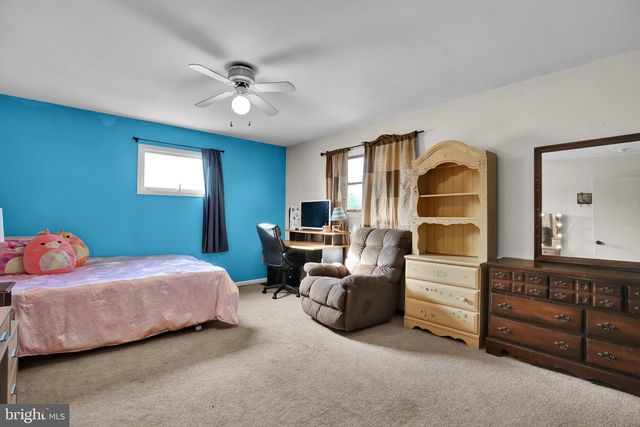 340 HARRY AVE, Robesonia, PA 19551